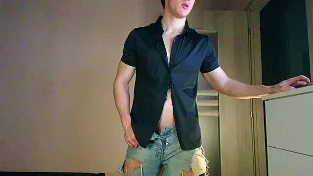 Snapshot of ChristianLevine_ chatting on 07.15.26 ChristianLevine online show from 07.15.26