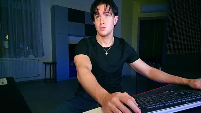 Snapshot of ChristianLevine_ chatting on 07.23.26 ChristianLevine online show from 07.23.26