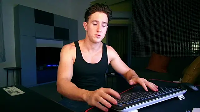 Snapshot of ChristianLevine_ chatting on 08.05.26 ChristianLevine online show from 08.05.26