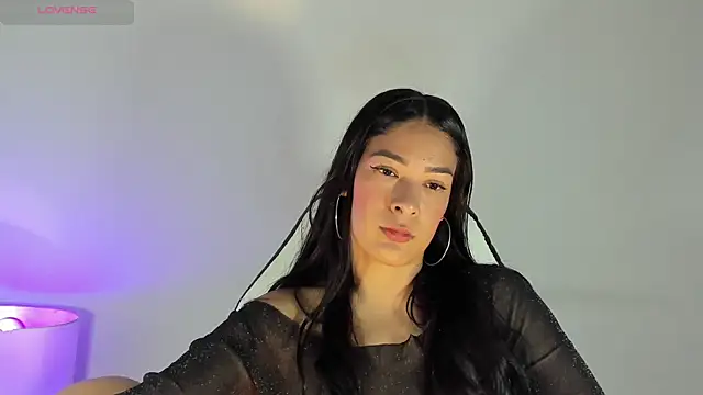 Snapshot of bella_hadid1_ chatting on 02.08.25 bella hadid1  online show from 02.08.25