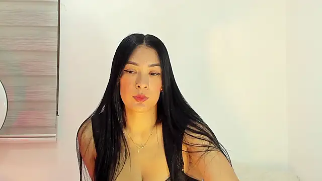 bella hadid1  online show from 03.04.26