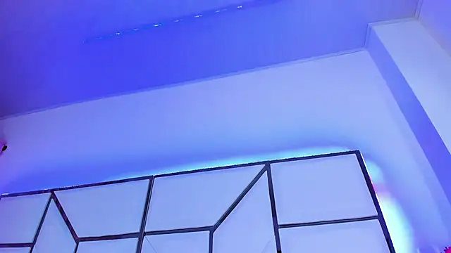 Snapshot of SarayRoyse chatting on 02.04.25 SarayRoyse online show from 02.04.25