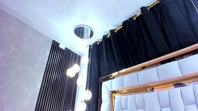 SarayRoyse online show from 12.05.25