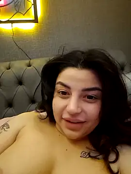 Snapshot of Esmertarcinim chatting on 02.05.25 Esmertarcinim online show from 02.05.25