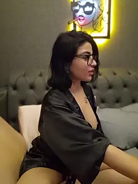 Snapshot of Esmertarcinim chatting on 03.28.26 Esmertarcinim online show from 03.28.26