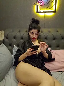 Snapshot of Esmertarcinim chatting on 04.19.26 Esmertarcinim online show from 04.19.26