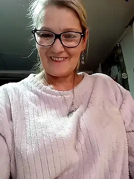 Snapshot of irinamaux chatting on 05.10.26 irinamaux online show from 05.10.26