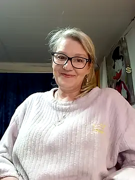 Snapshot of irinamaux chatting on 05.11.26 irinamaux online show from 05.11.26