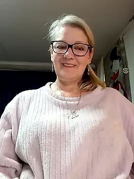 Snapshot of irinamaux chatting on 05.12.26 irinamaux online show from 05.12.26