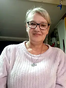 Snapshot of irinamaux chatting on 05.31.26 irinamaux online show from 05.31.26