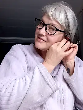 Snapshot of irinamaux chatting on 06.11.26 irinamaux online show from 06.11.26