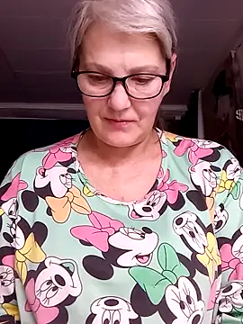 Snapshot of irinamaux chatting on 06.16.26 irinamaux online show from 06.16.26