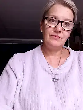 Snapshot of irinamaux chatting on 06.26.26 irinamaux online show from 06.26.26