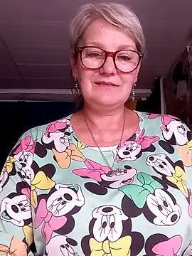 Snapshot of irinamaux chatting on 07.17.26 irinamaux online show from 07.17.26