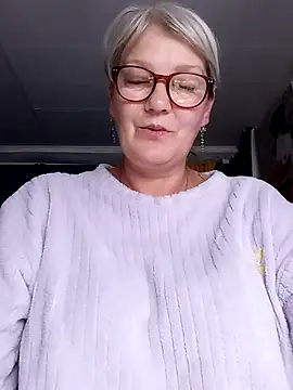 Snapshot of irinamaux chatting on 07.18.26 irinamaux online show from 07.18.26