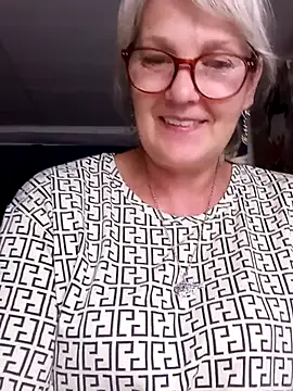 Snapshot of irinamaux chatting on 07.20.26 irinamaux online show from 07.20.26