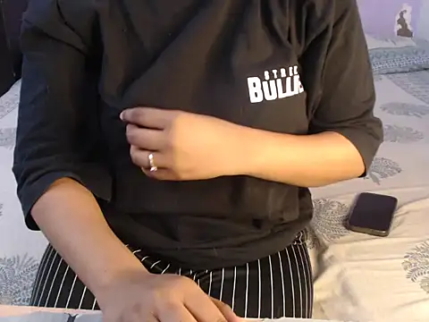 Freya nia online show from 01.05.25