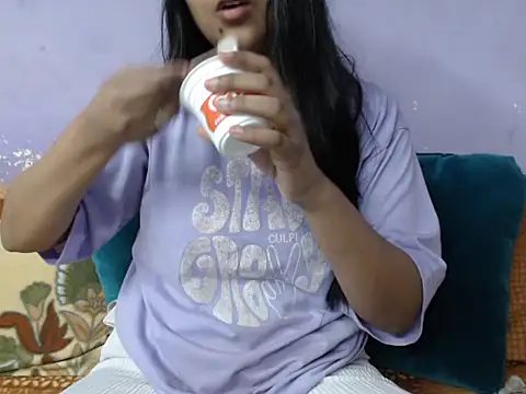 Freya nia online show from 11.27.25