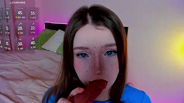 Snapshot of lexxxxxxi chatting on 10.29.25 lexxxxxxi online show from 10.29.25