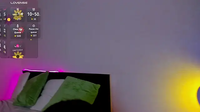 Snapshot of lexxxxxxi chatting on 12.01.25 lexxxxxxi online show from 12.01.25