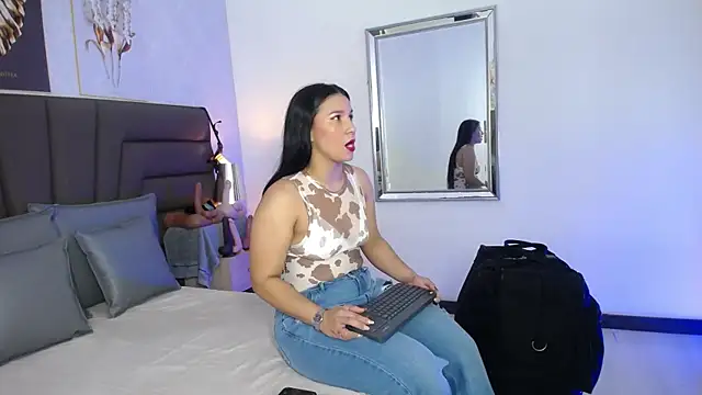 Sofi Perez  online show from 06.07.26