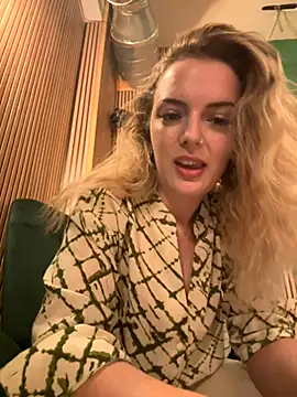 LexyGold online show from 10.10.25