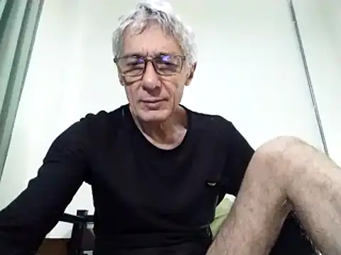 Snapshot of BIGUNCUTHARDCOCK chatting on 03.16.25 BIGUNCUTHARDCOCK online show from 03.16.25