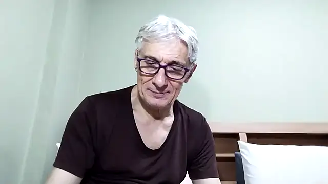 Snapshot of BIGUNCUTHARDCOCK chatting on 10.01.25 BIGUNCUTHARDCOCK online show from 10.01.25