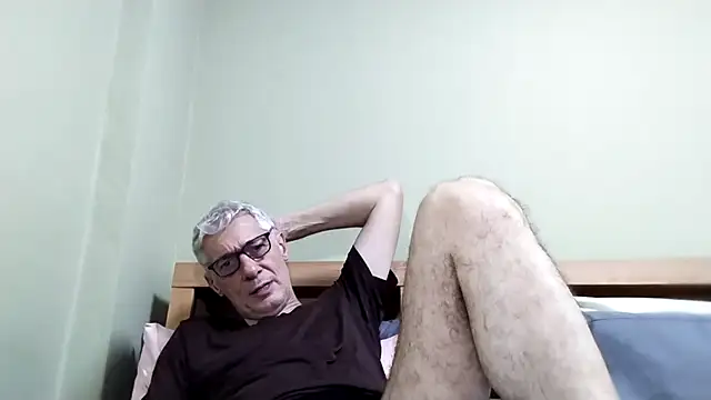 Snapshot of BIGUNCUTHARDCOCK chatting on 10.25.25 BIGUNCUTHARDCOCK online show from 10.25.25