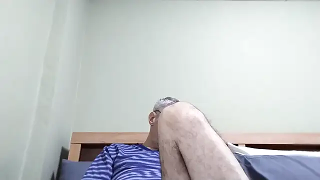 Snapshot of BIGUNCUTHARDCOCK chatting on 10.26.25 BIGUNCUTHARDCOCK online show from 10.26.25