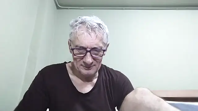 Snapshot of BIGUNCUTHARDCOCK chatting on 11.01.25 BIGUNCUTHARDCOCK online show from 11.01.25