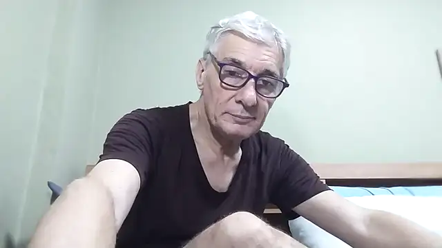 Snapshot of BIGUNCUTHARDCOCK chatting on 11.10.25 BIGUNCUTHARDCOCK online show from 11.10.25