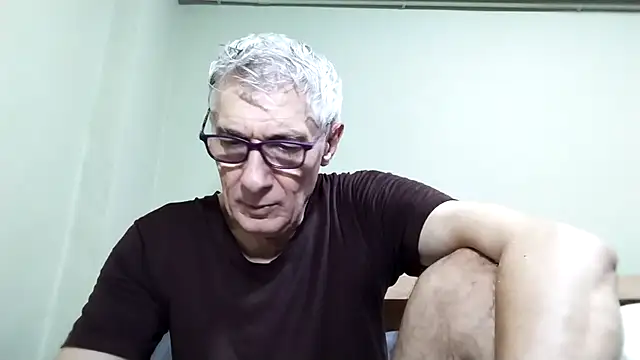 Snapshot of BIGUNCUTHARDCOCK chatting on 11.21.25 BIGUNCUTHARDCOCK online show from 11.21.25