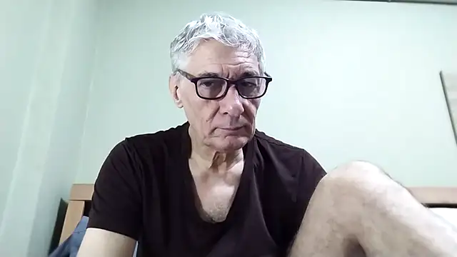 Snapshot of BIGUNCUTHARDCOCK chatting on 11.23.25 BIGUNCUTHARDCOCK online show from 11.23.25