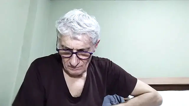 Snapshot of BIGUNCUTHARDCOCK chatting on 11.23.25 BIGUNCUTHARDCOCK online show from 11.23.25