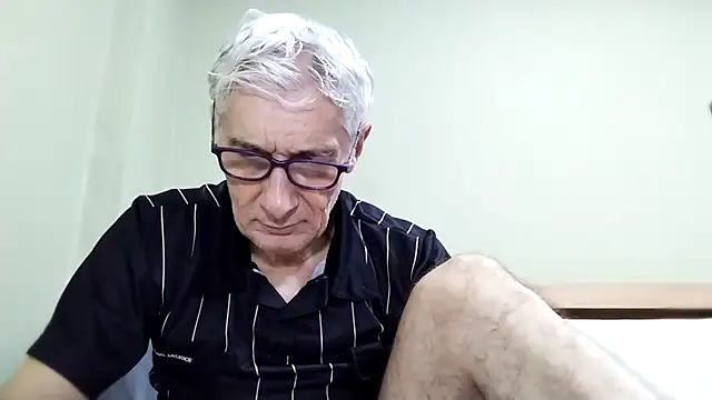 Snapshot of BIGUNCUTHARDCOCK chatting on 12.01.25 BIGUNCUTHARDCOCK online show from 12.01.25