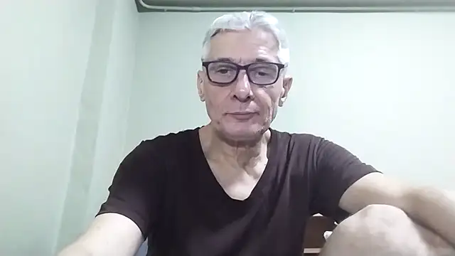 Snapshot of BIGUNCUTHARDCOCK chatting on 12.01.25 BIGUNCUTHARDCOCK online show from 12.01.25