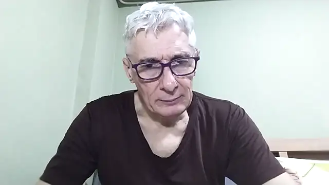 Snapshot of BIGUNCUTHARDCOCK chatting on 12.02.25 BIGUNCUTHARDCOCK online show from 12.02.25