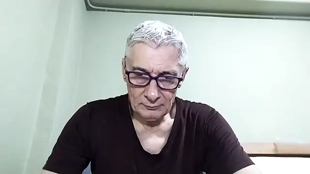 Snapshot of BIGUNCUTHARDCOCK chatting on 12.05.25 BIGUNCUTHARDCOCK online show from 12.05.25