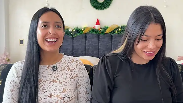 Snapshot of 2SummerLove1 chatting on 01.06.26 2SummerLove1 online show from 01.06.26