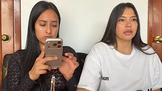 Snapshot of 2SummerLove1 chatting on 01.16.26 2SummerLove1 online show from 01.16.26