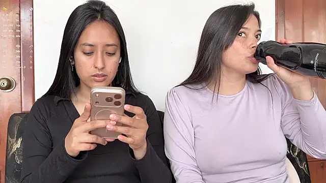 Snapshot of 2SummerLove1 chatting on 02.12.26 2SummerLove1 online show from 02.12.26