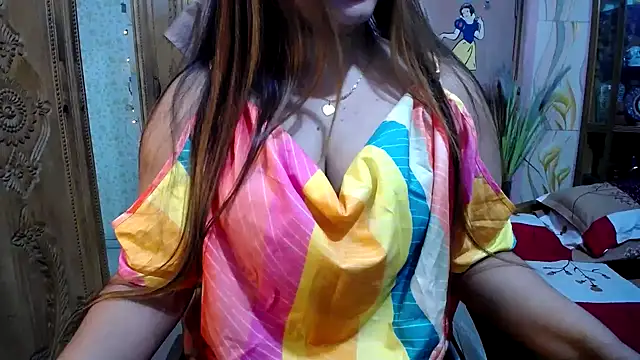 Snapshot of SohanaSabaSexy chatting on 01.15.25 SohanaSabaSexy online show from 01.15.25