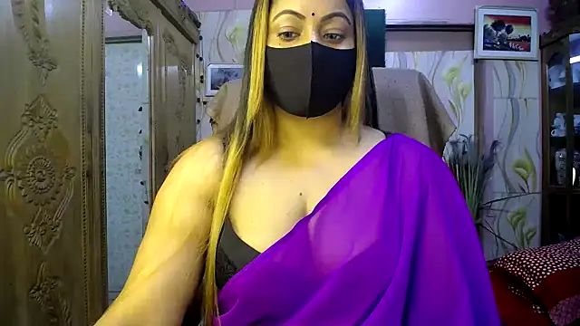 Snapshot of SohanaSabaSexy chatting on 09.20.25 SohanaSabaSexy online show from 09.20.25