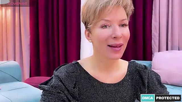 Snapshot of UrGoddessJenny chatting on 01.02.25 UrGoddessJenny online show from 01.02.25