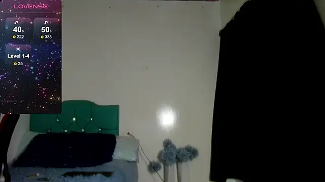 Snapshot of estebanlobo- chatting on 12.17.24 estebanlobo- online show from 12.17.24