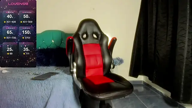 Snapshot of estebanlobo- chatting on 12.22.24 estebanlobo- online show from 12.22.24