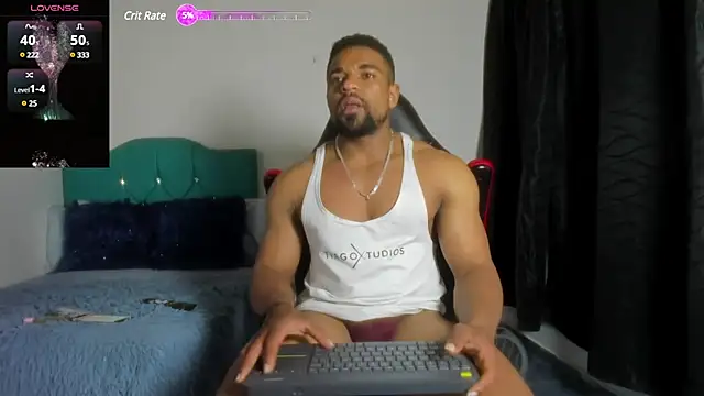 Snapshot of estebanlobo- chatting on 03.16.25 estebanlobo- online show from 03.16.25