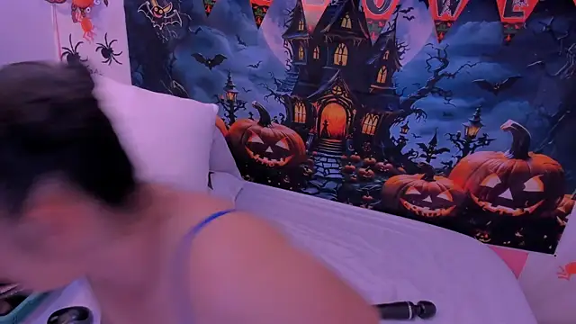 charlotte-11 online show from 10.18.25