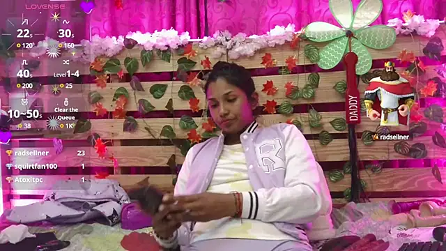 Elsa Parisi online show from 01.14.25
